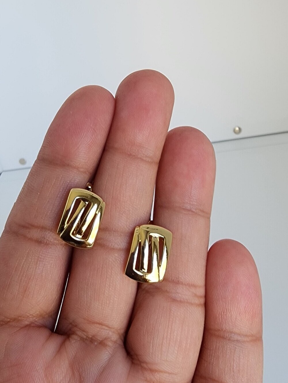 Gold Plated Geometric Huggie Earrings Modern Chunky Statement Hoop EarringsDesc